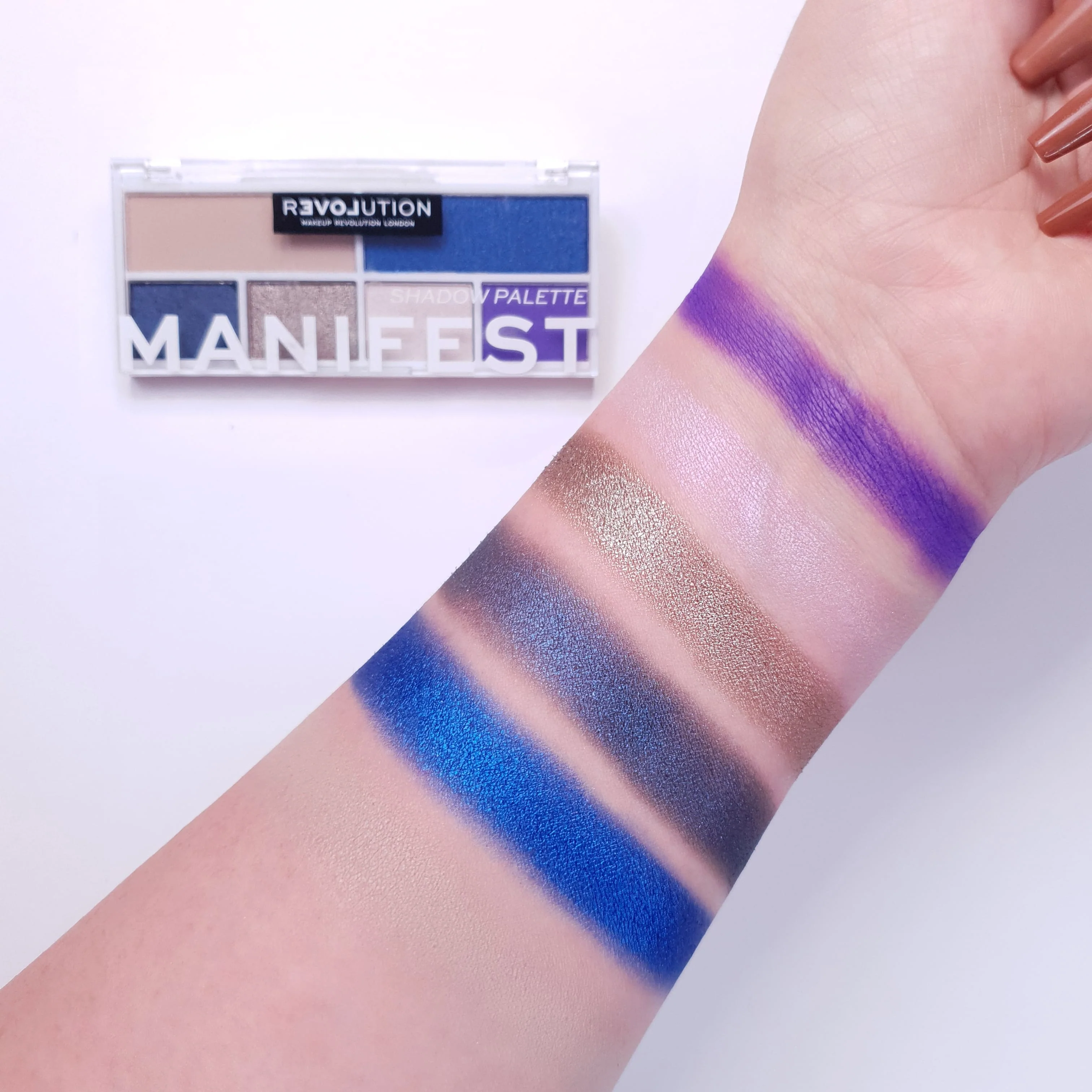 RELOVE COLOUR PLAY MANIFEST SHADOW PALETTE - Image 2